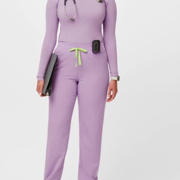 Womens Figs Kade Lavender Dew Cargo Pants - Picture 1 of 8